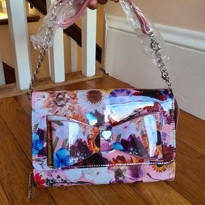 Betsey Johnson Xodani Crossbody wallet